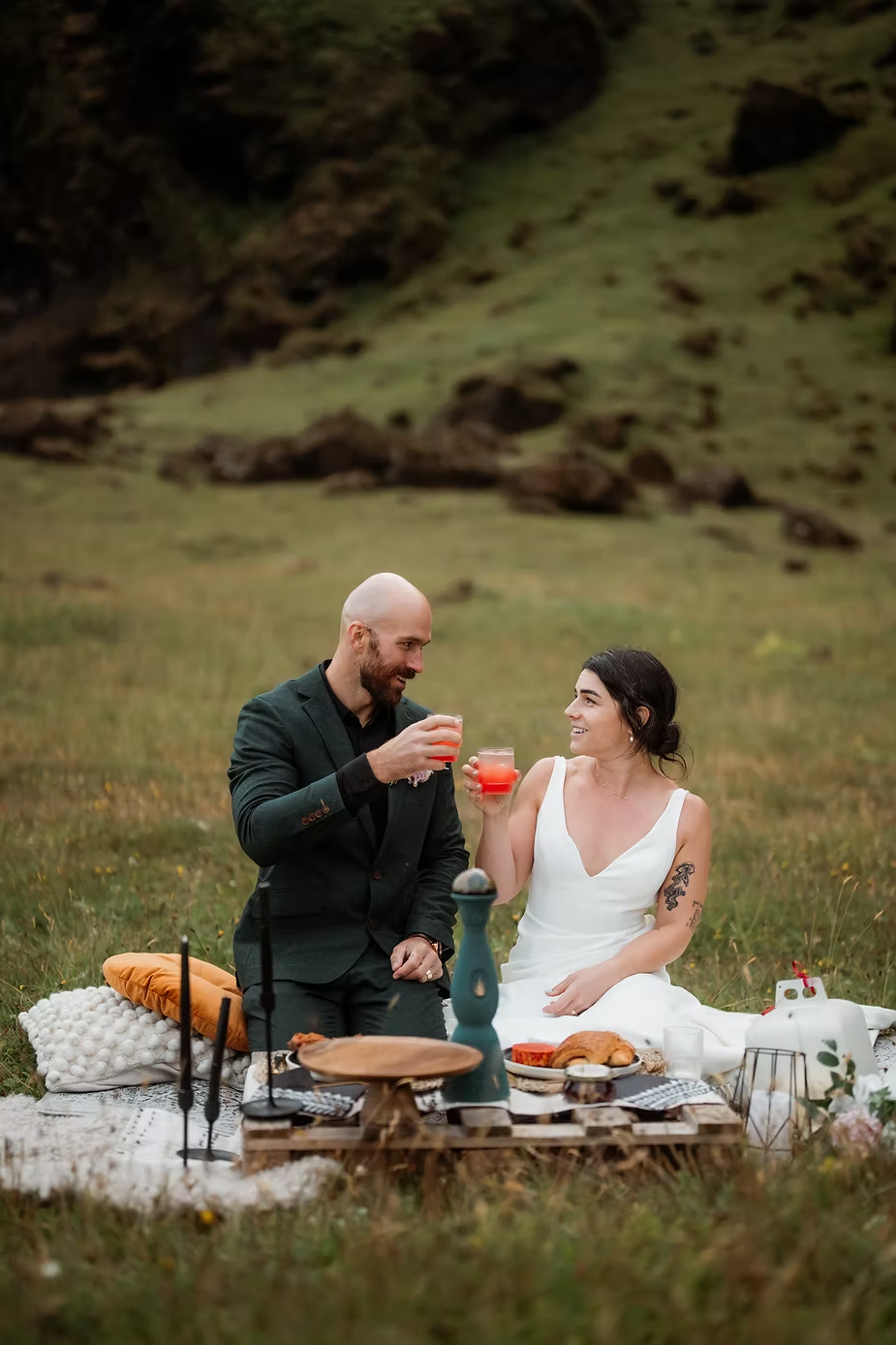 SOUTH ICELAND ELOPEMENT with a WEDDING PICNIC