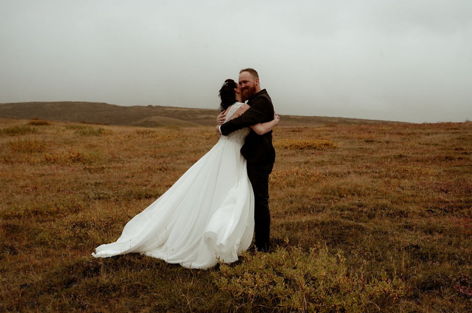 AUTUMN ELOPeMEnT IN SOUTH ICELAnD