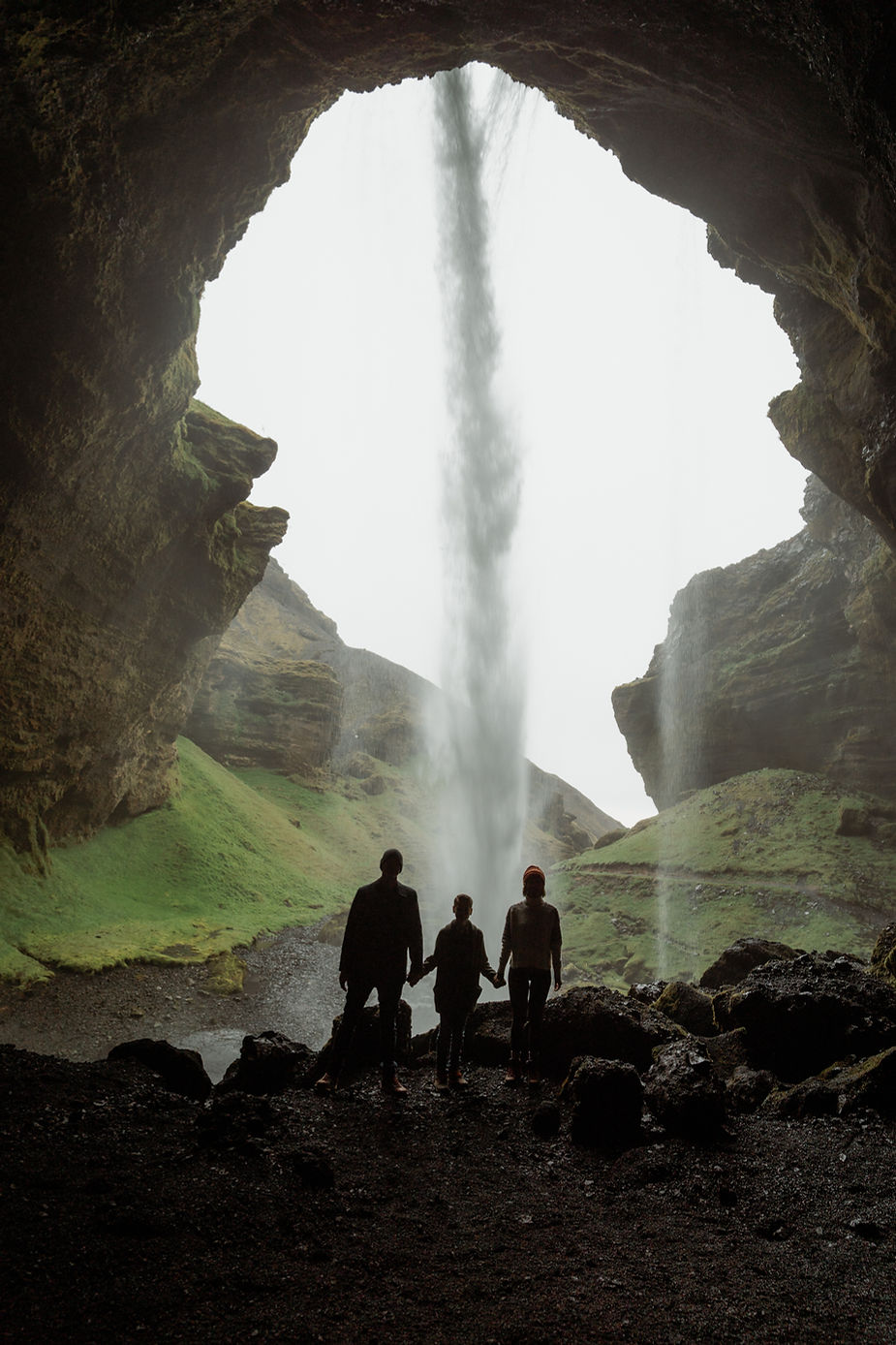 A MEMORABLE FAMILY PHOTO SHOOT IN SKÓGAFOSS
