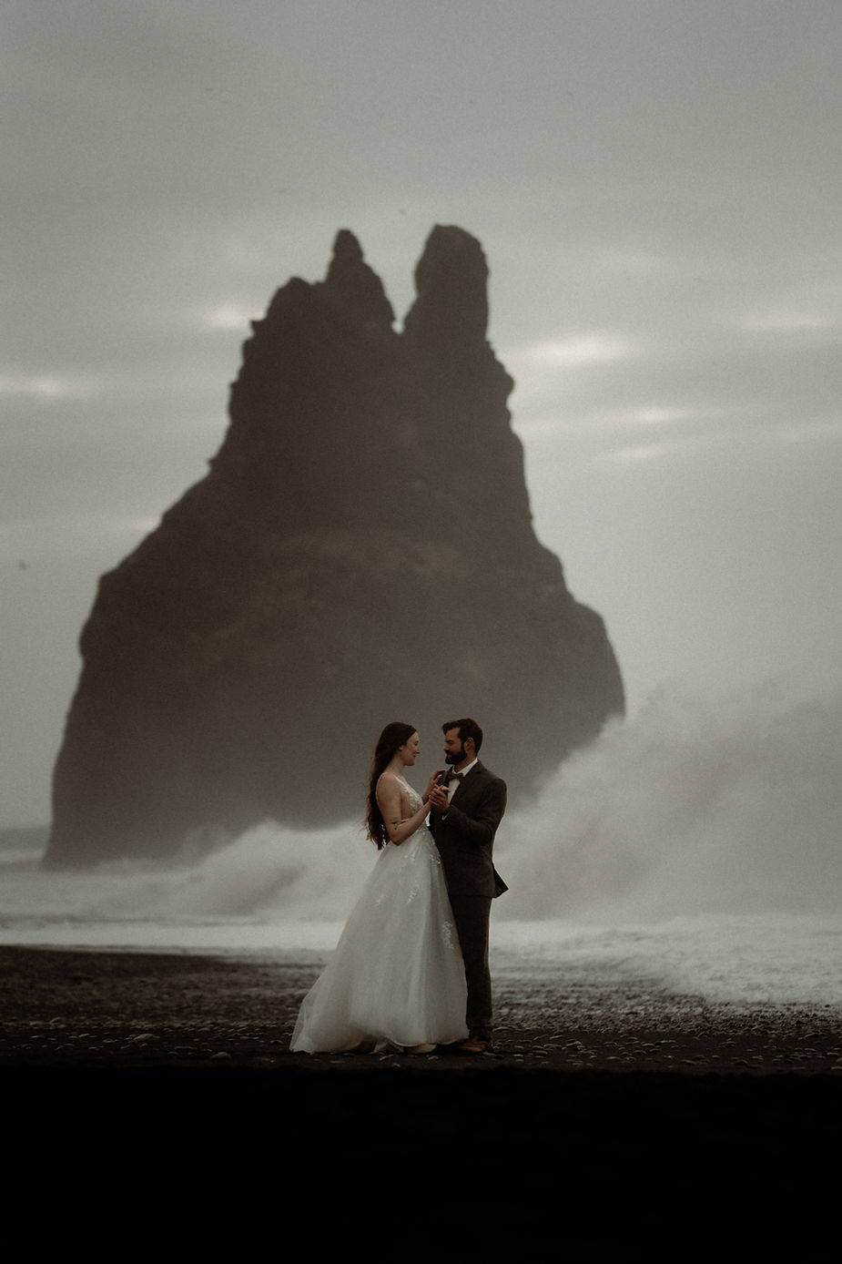 CELEBRATING A MICRO WEDDING WITH AN ICELAND HONEYMOON IN REYNISFJARA