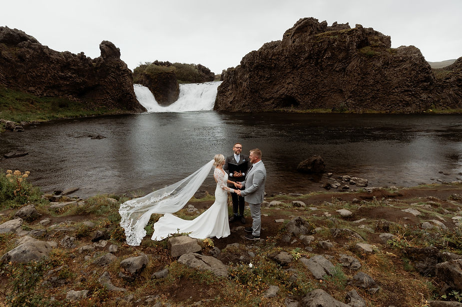 Bride and groom get married during their iceland elopement adventure.